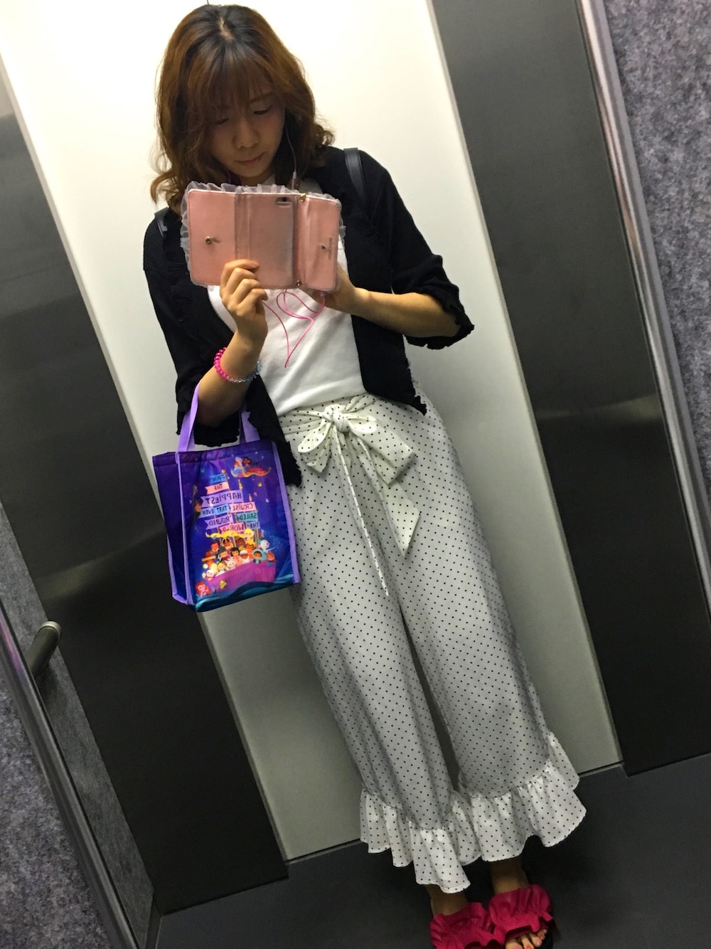 「170cm、one after another NICE CLAUP、ドット、カーディガン、モノクロ、フリル、ふりふり、w closet」｜「one after another NICE CLAUPのフリルテレコカーデ（カーディガン/ボレロ、ブラック系）」を使った、AKANEさん（レディース・170cm）の春コーディネートの1枚目の写真