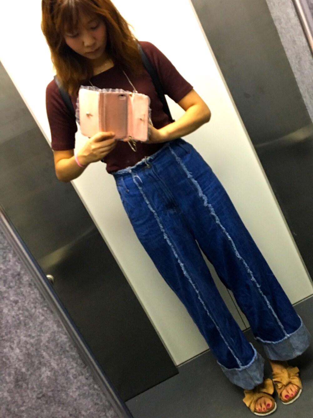 「170cm、カジュアル、プチプラ、GU、w closet、natural couture、ブラウン、ワイドパンツ、デニム、ペタンコサンダル」｜「GUのアイテム（トップス、ブラウン系）」を使った、AKANEさん（レディース・170cm）の夏コーディネートの1枚目の写真