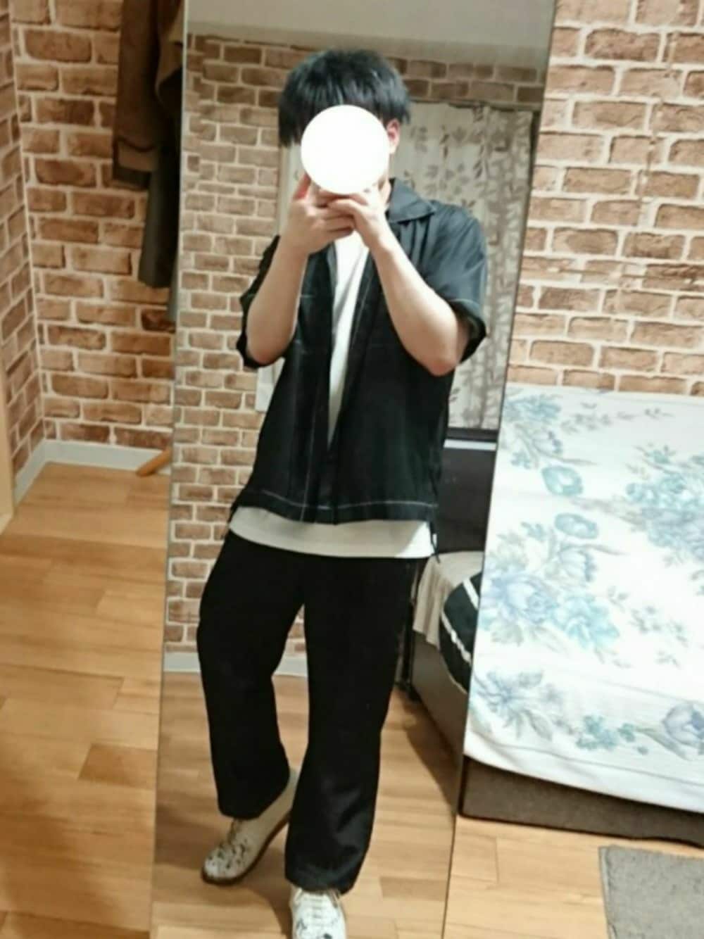 「セットアップ、開襟シャツ、スラックス、Tシャツ、スニーカー、UNUSED、UNIQLO U、Maison Margiela、ジャーマントレーナー」｜「UNUSEDのアイテム（Tシャツ/カットソー、ブラック系）」を使った、tskz.さん（メンズ・161cm）の夏コーディネートの1枚目の写真