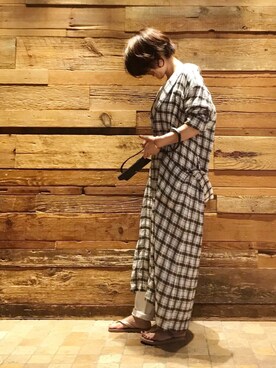 「ホワイトデニム」｜「アイテム（ビーチサンダル）」を使った、mayu.tさん（レディース・155cm）の夏コーディネート