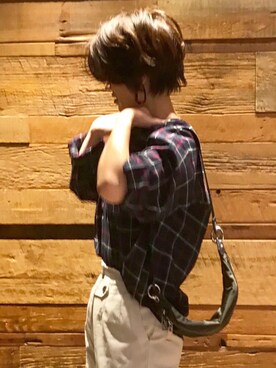 「TODAYFUL（トゥデイフル）のベンドフレームピアス（ピアス（両耳用））」を使った、mayu.tさん（レディース・155cm）の秋コーディネート