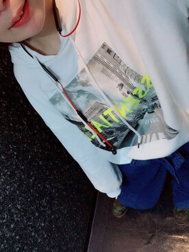 「INGNI（イング）のスウェットフォト転写バックロゴ／チュニック（パーカー、ホワイト系）」を使った、ちびっこ 。さん（レディース・150cm）の冬コーディネート