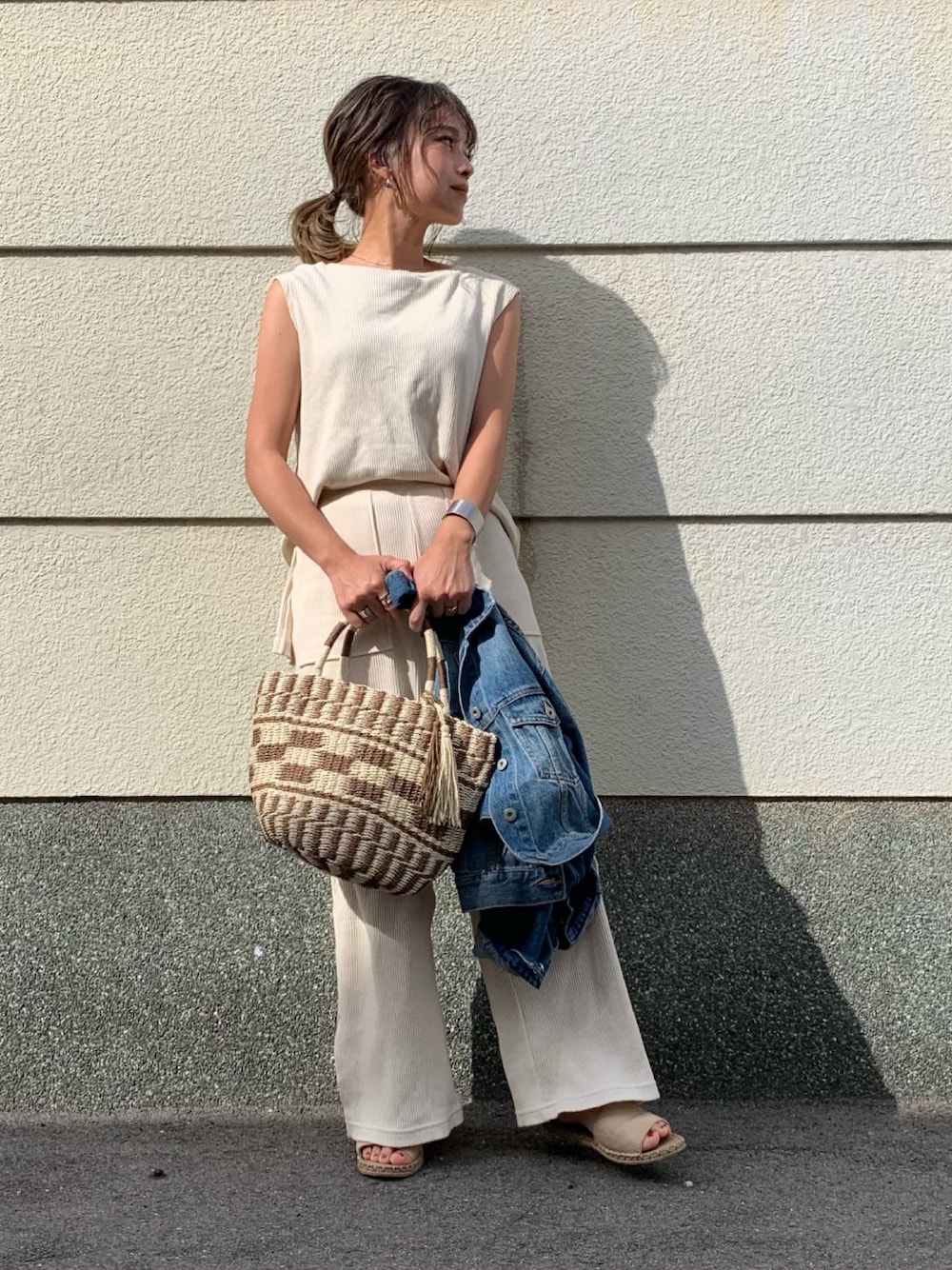 Gu ジーユー タンクトップ徹底調査 メンズ タンクトップ レディースタンクトップ サイズ感を徹底調査 レースタンク も使える着こなしコーデ術 Unisize ユニサイズ