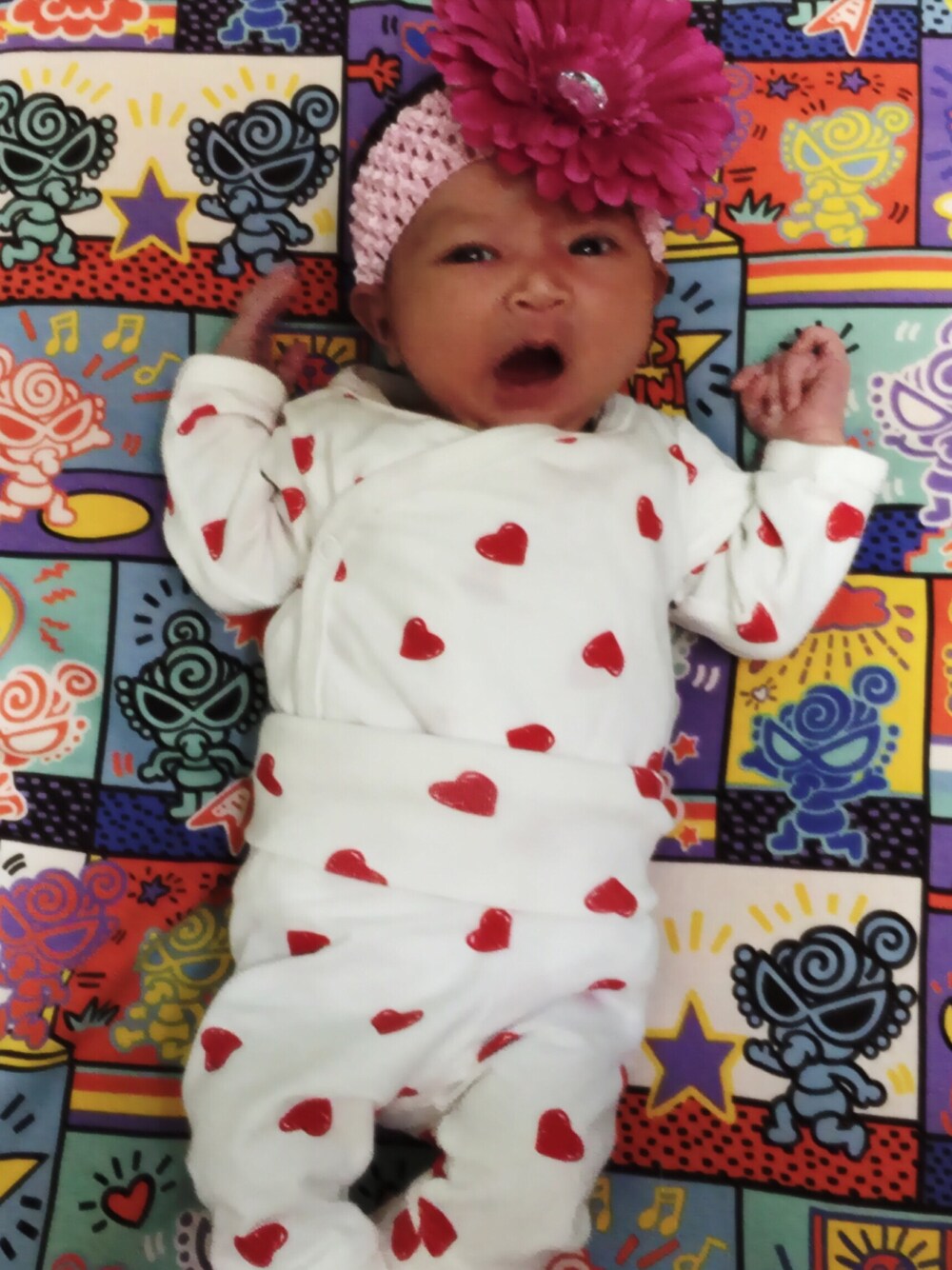 「H&M、エイチアンドエム、H&M baby、babycode、ベビーコーデ、babyfashion、ベビーファッション、babygirl 、ベビーガール」｜「H&Mのアイテム（ロンパース、ホワイト系）」を使った、NONNONさん（キッズ・50cm）の春コーディネートの1枚目の写真