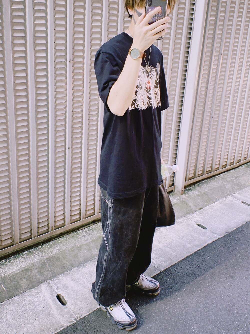 「Tシャツ、古着、古着MIX」｜「HELLのアイテム（Tシャツ/カットソー、ブラック系）」を使った、yuuuuuuuuuumaさん（メンズ・166cm）の秋コーディネートの1枚目の写真