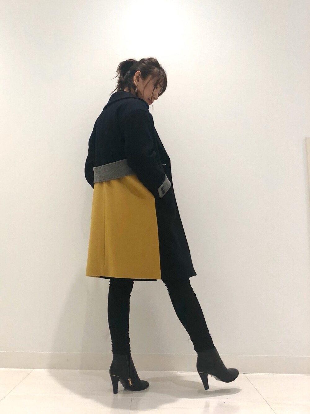 「ビッグシルエット、オーバーサイズ、大人カジュアル、冬、LOVELESS、シンプルコーデ、カジュアルコーデ、大人ガーリー、otonamuse、年末WEAR感謝祭」｜「LOVELESSの◆◆カラーブロック チェスターコート（チェスターコート、ブルー系）」を使った、mikaさん（レディース・169cm）の冬コーディネートの1枚目の写真