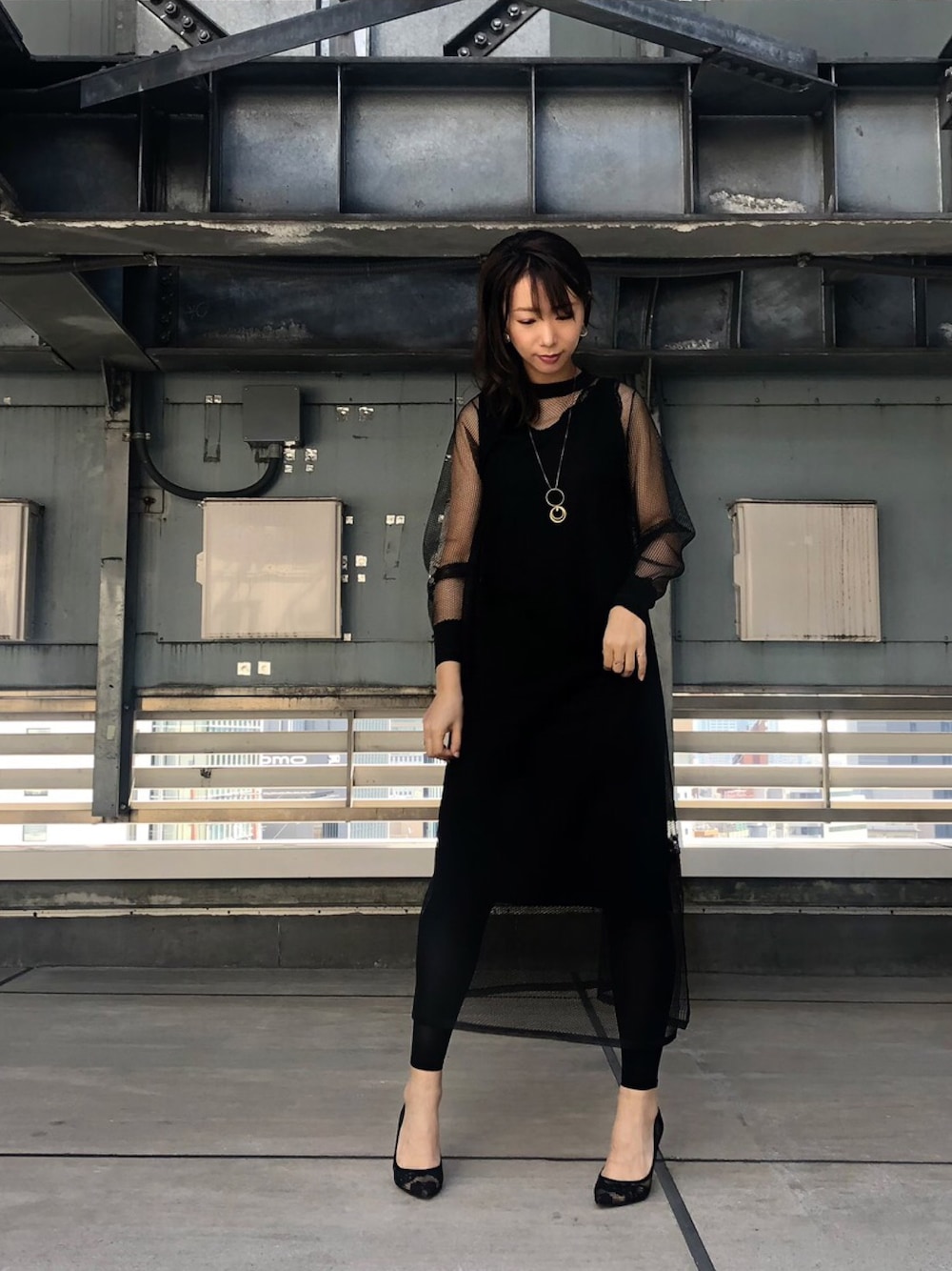 「シンプル、ブラック、モノトーン、大人カジュアル、fashion、LOVELESS、銀座、シアー、今日のコーデ、ワンヒース」｜「LOVELESSの【予約販売】シアー ニットドレス（ワンピース、ブラック系）」を使った、mikaさん（レディース・169cm）の春コーディネートの1枚目の写真