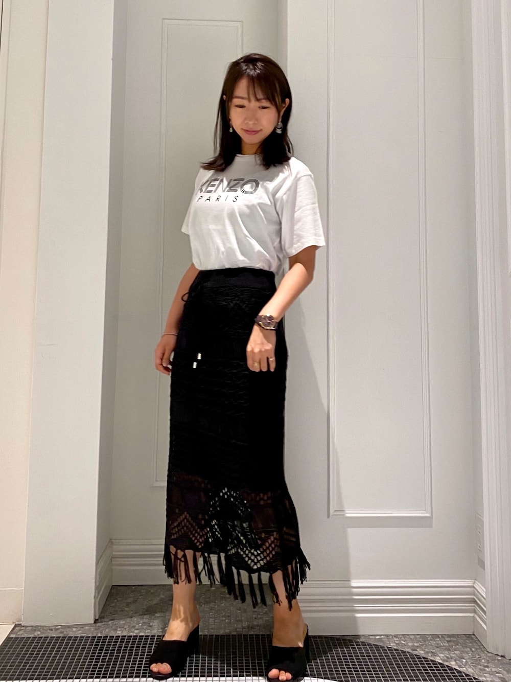 「カジュアル、KENZO、きれいめカジュアル、LOVELESS、リラックススタイル、シンプルコーデ、楽チンコーデ、今日のコーデ、オトナカジュアル、Tシャツコーデ」｜「KENZOのClassic Kenzo Paris Tee（Tシャツ/カットソー、ホワイト系）」を使った、mikaさん（レディース・169cm）の夏コーディネートの1枚目の写真