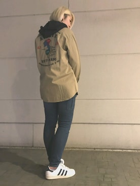 「ベージュ×デニム」｜Rさん（レディース・160cm）の春コーディネート
