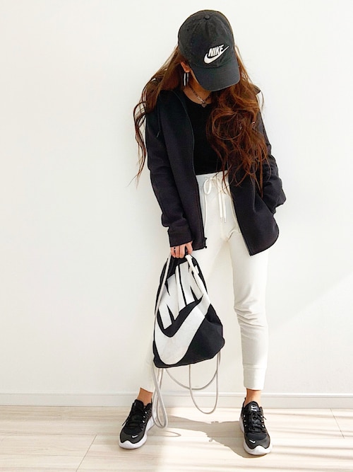 搭配nike其他外套的女性时尚穿搭总览