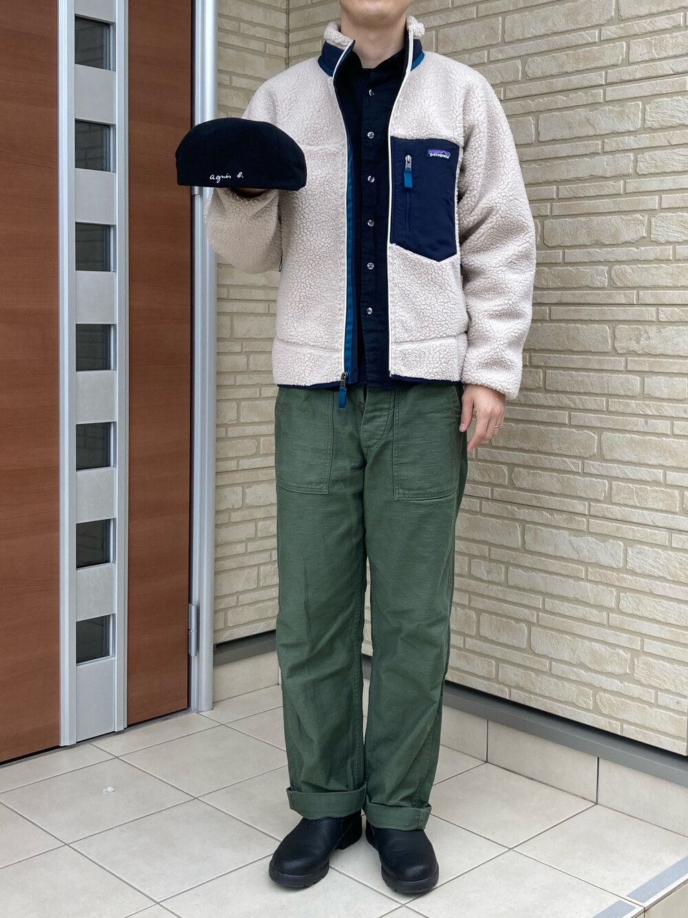 「シンプル、休日スタイル、大人カジュアル、カジュアル、ブラック、いいね、save、フォローお願いします🤑、UNIQLO、おしゃれさんと繋がりたい、patagonia、パタゴニア」｜「agnes b.のKE81 CASQUETTE ハンチング（ハンチング/ベレー帽、ブラック系）」を使った、metsan1986さん（メンズ・177cm）の冬コーディネートの1枚目の写真