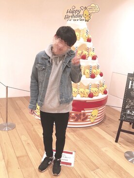 「UNIQLO（ユニクロ）のWOMEN ウルトラストレッチジーンズ（デニムパンツ）」を使った、たくみさん（メンズ・165cm）の春コーディネート