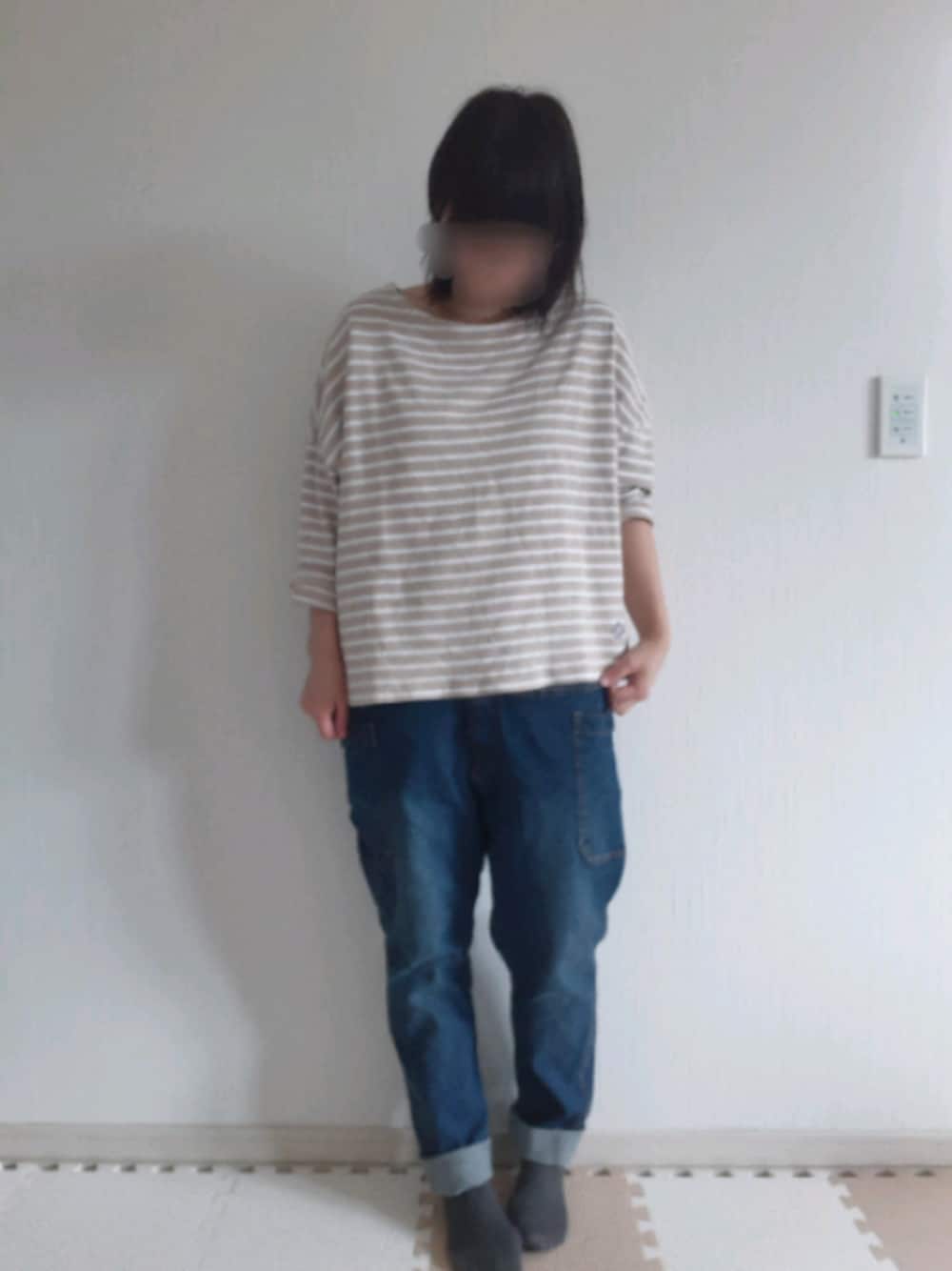 「オトナカジュアル、サルエルパンツ、サルエルデニム、サルエル、ベージュ、デニム、ボーダートップス、ぽっちゃり、低身長、今日のコーデ」｜「urnisのアイテム（Tシャツ/カットソー、ベージュ系）」を使った、律さん（レディース・153cm）の春コーディネートの1枚目の写真
