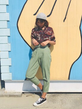「PULL&BEAR（プルアンドベア）のアイテム（チノパンツ）」を使った、iuui__さん（レディース・168cm）の秋コーディネート
