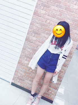 「repipi armario（レピピ アルマリオ）のアイテム（シャツ/ブラウス、ホワイト系）」を使った、𝚁𝚒𝚘さん（レディース・148cm）の秋コーディネート