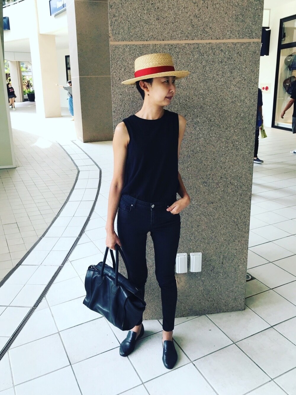 「CELINEのアイテム（バッグ、ブラック系）」を使った、Eva Linさん（レディース・163cm）の夏コーディネートの1枚目の写真
