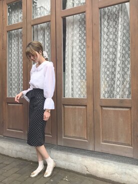 「アイテム（スリッポン、ゴールド系）」を使った、La.Uさん（レディース・172cm）の春コーディネート