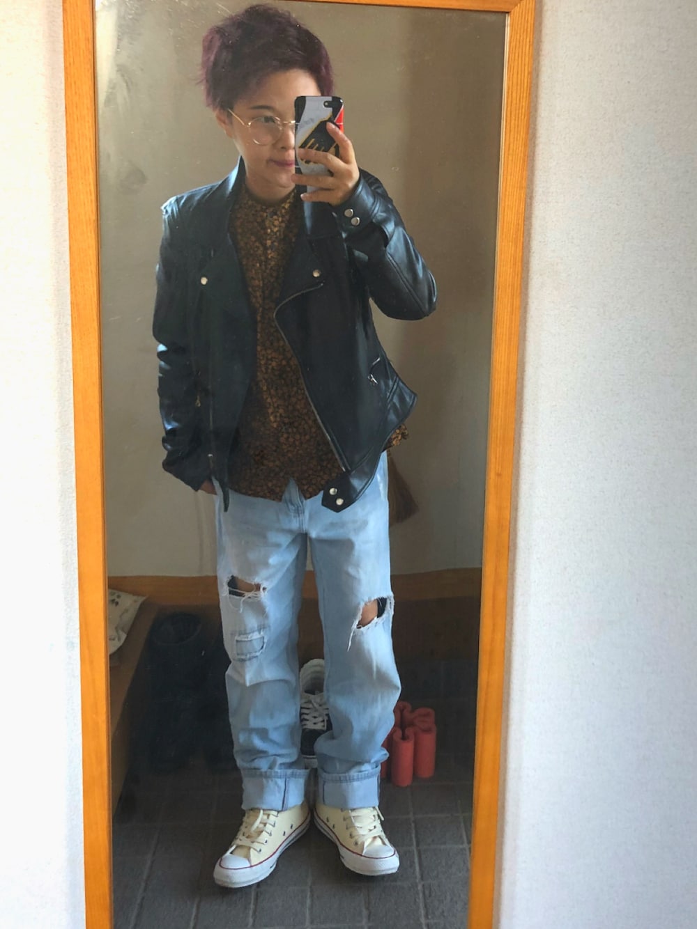 「伊達眼鏡、ライダース、ZARA、柄シャツ、花柄、シャツ、デニム、ダメージデニムパンツ、converse」｜「LOWRYS FARMのSSアソートメガネ　710878（メガネ、ホワイト系）」を使った、ろいどさん（レディース・152cm）の秋コーディネートの1枚目の写真