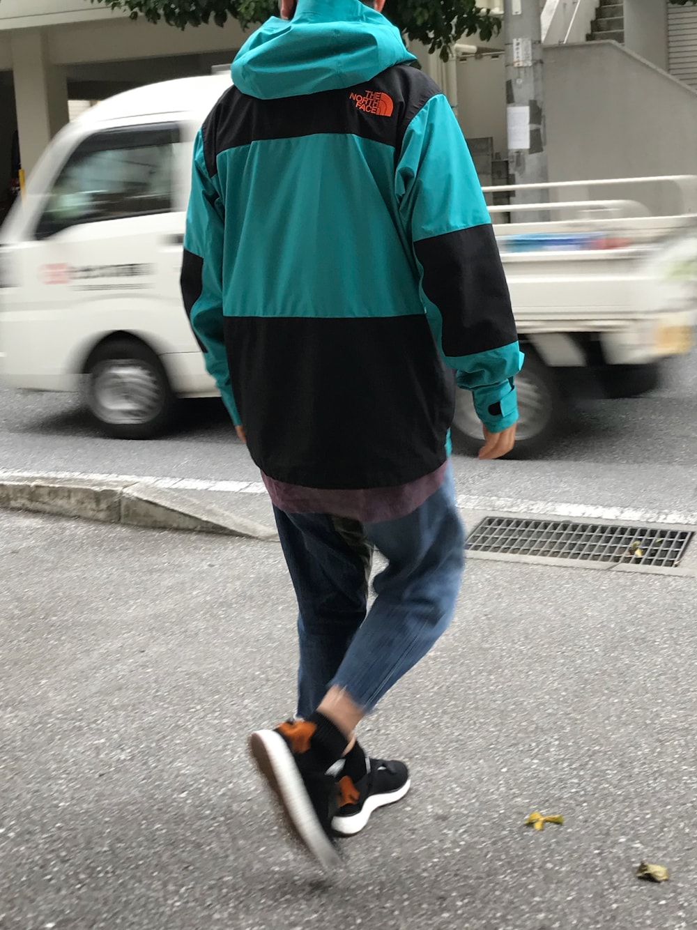 「カジュアルコーデ、秋のコーデ、楽チンコーデ、おしゃれさんと繋がりたい」｜「THE NORTH FACEのアイテム（ジャケット/アウター、ブルー系）」を使った、ぴくるすさん（メンズ・170cm）の秋コーディネートの1枚目の写真