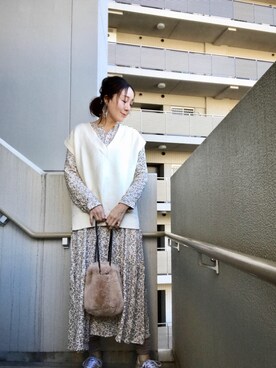 「小花柄ワンピース」｜「アイテム（スニーカー）」を使った、chan-miさん（レディース・163cm）の冬コーディネート