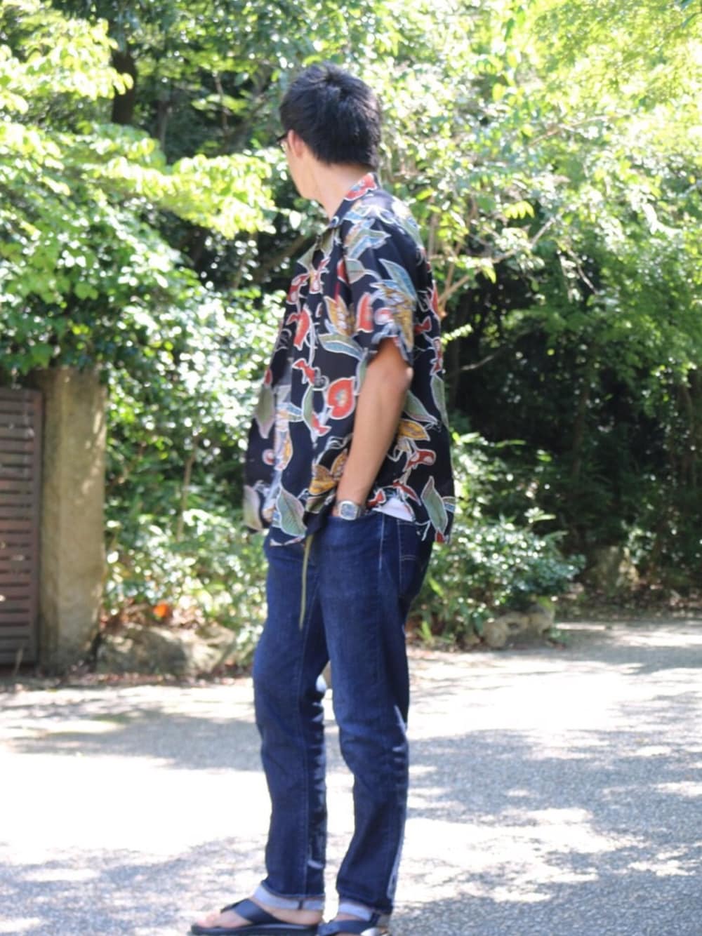 「ゆるコーデ、ガチャベルト、ラフ、シャツスタイル、デニム、公園、散歩」｜「Mango houseのアイテム（シャツ/ブラウス、その他）」を使った、ギャオスさん（メンズ・183cm）の秋コーディネートの1枚目の写真