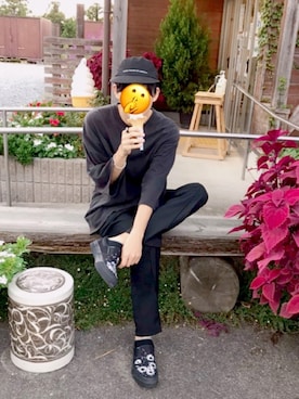「LAD MUSICIAN（ラッドミュージシャン）のアイテム（スニーカー、ブラック系）」を使った、のんさん（メンズ・177cm）の秋コーディネート