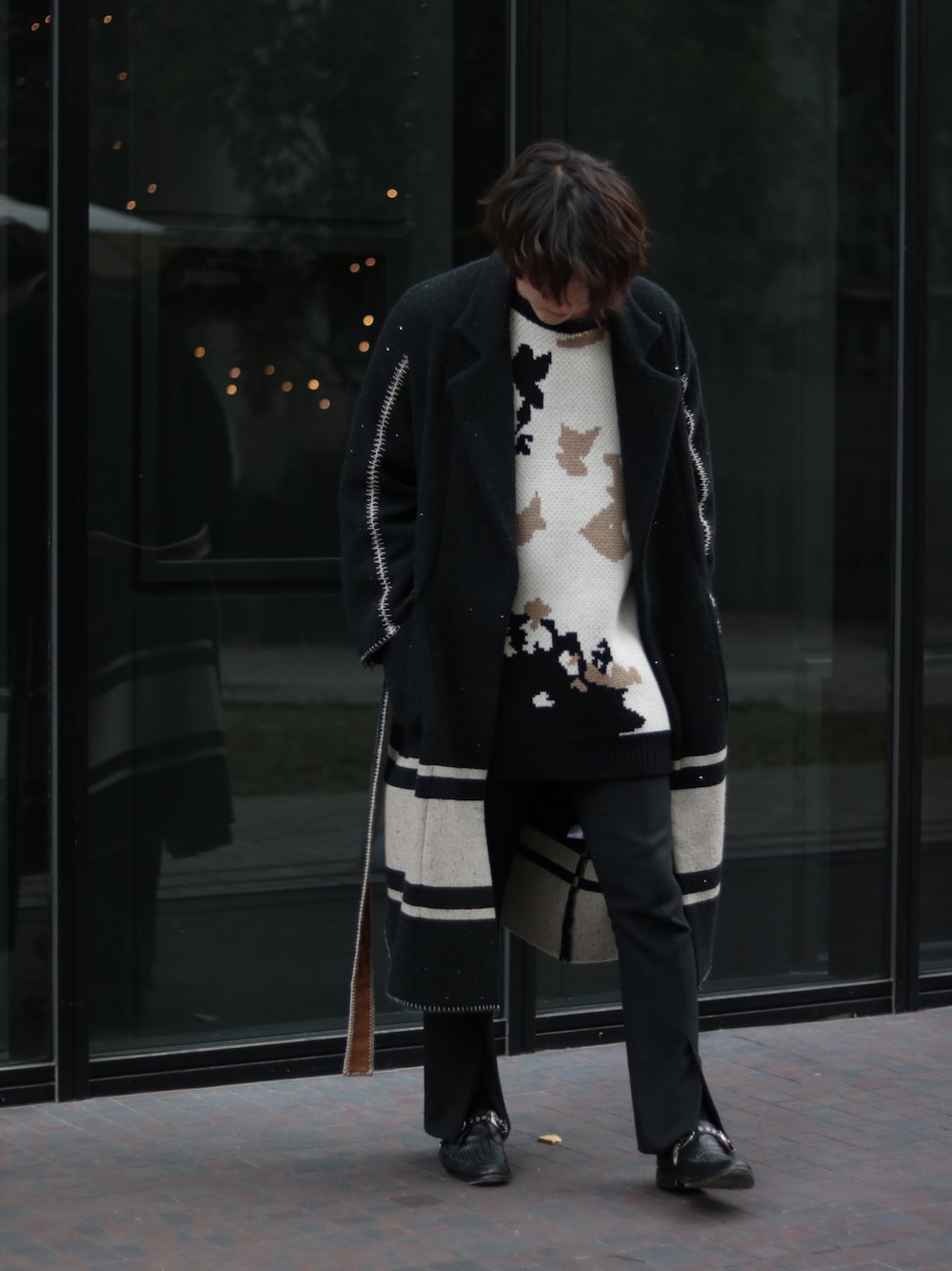 BED J.W. FORDのチェスターコートを使った人気ファッション