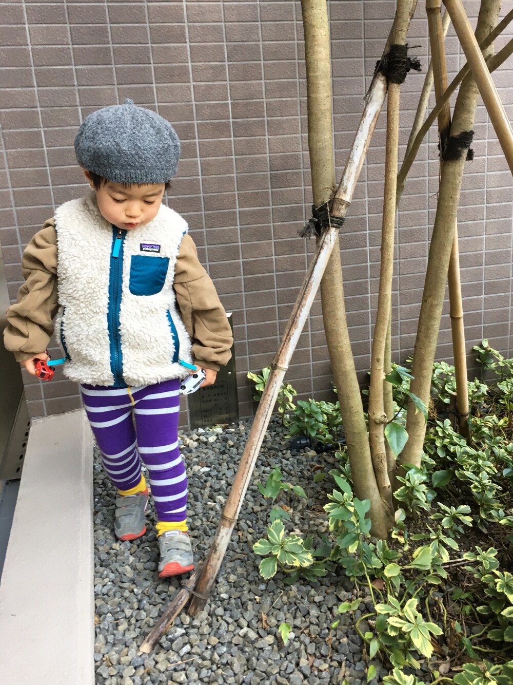 「パタゴニア、韓国子供服、SHIPS」｜「韓国子供服のアイテム（スウェット、その他）」を使った、＊57さん（キッズ・90cm）の春コーディネートの1枚目の写真