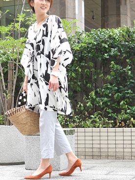 「アイテム（チノパンツ、グレー系）」を使った、chicaさん（レディース・165cm）の夏コーディネート