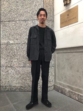 「UNITED ARROWS（ユナイテッドアローズ）の<UNITED ARROWS> ダブルポケット シャツ ブルゾン（シャツ/ブラウス、ブラック系）」を使った、吉岡さん（メンズ・174cm）の秋コーディネート