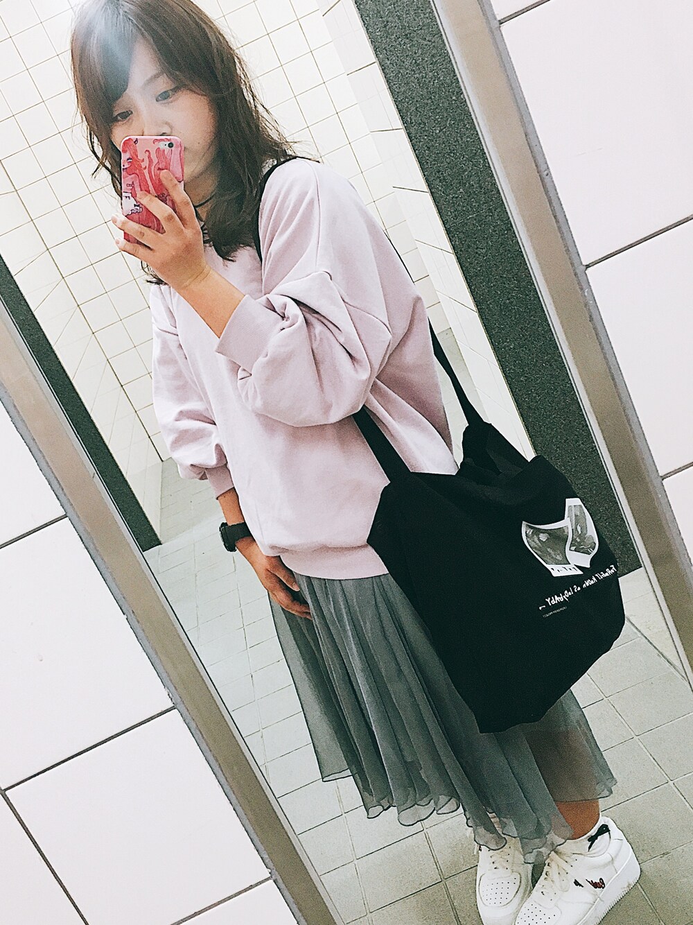 「はるコーデ、spring、nice claup、one after another NICE CLAUP、pink、girly」｜「one after another NICE CLAUPの後ろレースアッププルオーバー（スウェット、ピンク系）」を使った、Moeka.Kさん（レディース・155cm）の春コーディネートの1枚目の写真