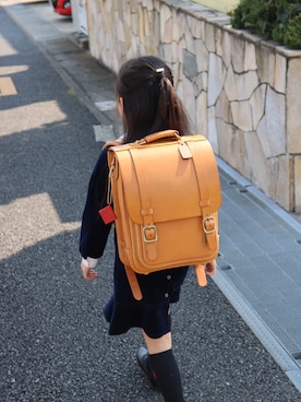 「HERZ（ヘルツ）のアイテム（バッグ、ブラウン系）」を使った、Sachiさん（キッズ）の夏コーディネート