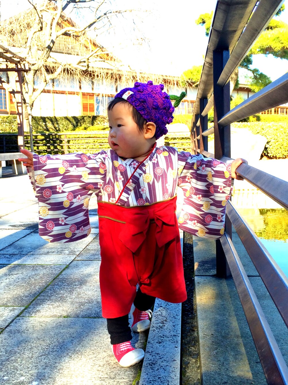 「あけましておめでとうございます！、着物ロンパース」｜「チャイハネの【チャイハネ】フルーチェKID'Sキャップ（ニットキャップ/ビーニー、パープル系）」を使った、たかいずみっとさん（レディース・158cm）の冬コーディネートの1枚目の写真
