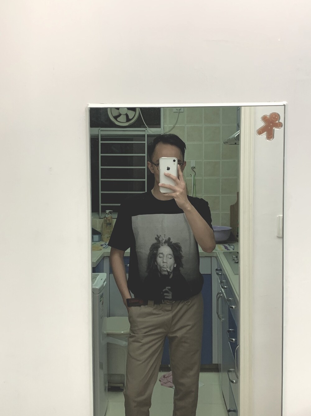 「Bobmarley、americanvillage」｜「ZIONのアイテム（Tシャツ/カットソー、ブラック系）」を使った、rosieg0lddさん（メンズ・175cm）の冬コーディネートの1枚目の写真