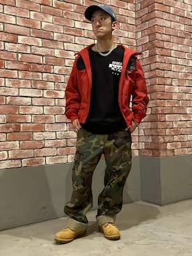 「アイテム（ミリタリージャケット、レッド系）」を使った、DAIKIさん（メンズ・157cm）の冬コーディネート