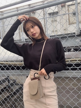 「MURUA（ムルーア）のパフスリーブハイネックニット（ニット/セーター）」を使った、瀬戸 南さん（レディース・173cm）の秋コーディネート