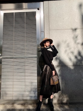 「MURUA（ムルーア）のパフスリーブハイネックニット（ニット/セーター）」を使った、瀬戸 南さん（レディース・173cm）の秋コーディネート