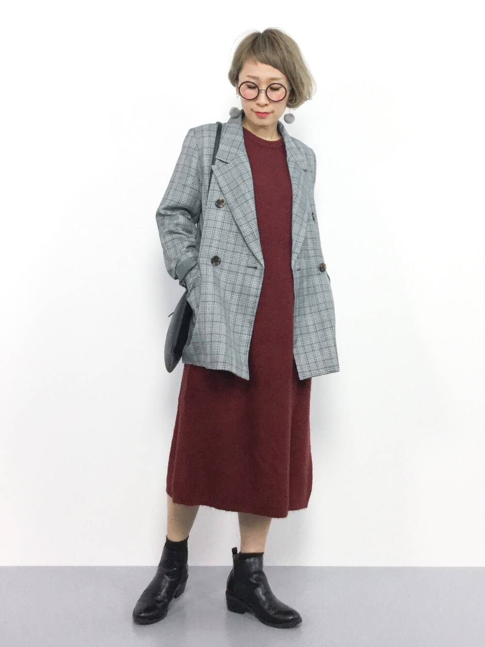 「ジャケット、秋のコーデ、ボルドー、ニットワンピース、大人カジュアル、サイドゴアブーツ、グレンチェック、ootd、秋服、テラードジャケット」｜「MERLOTのグレンチェック柄ダブルブレストジャケット650-9527（テーラードジャケット、ホワイト系）」を使った、ひいこさん（レディース・154cm）の秋コーディネートの1枚目の写真