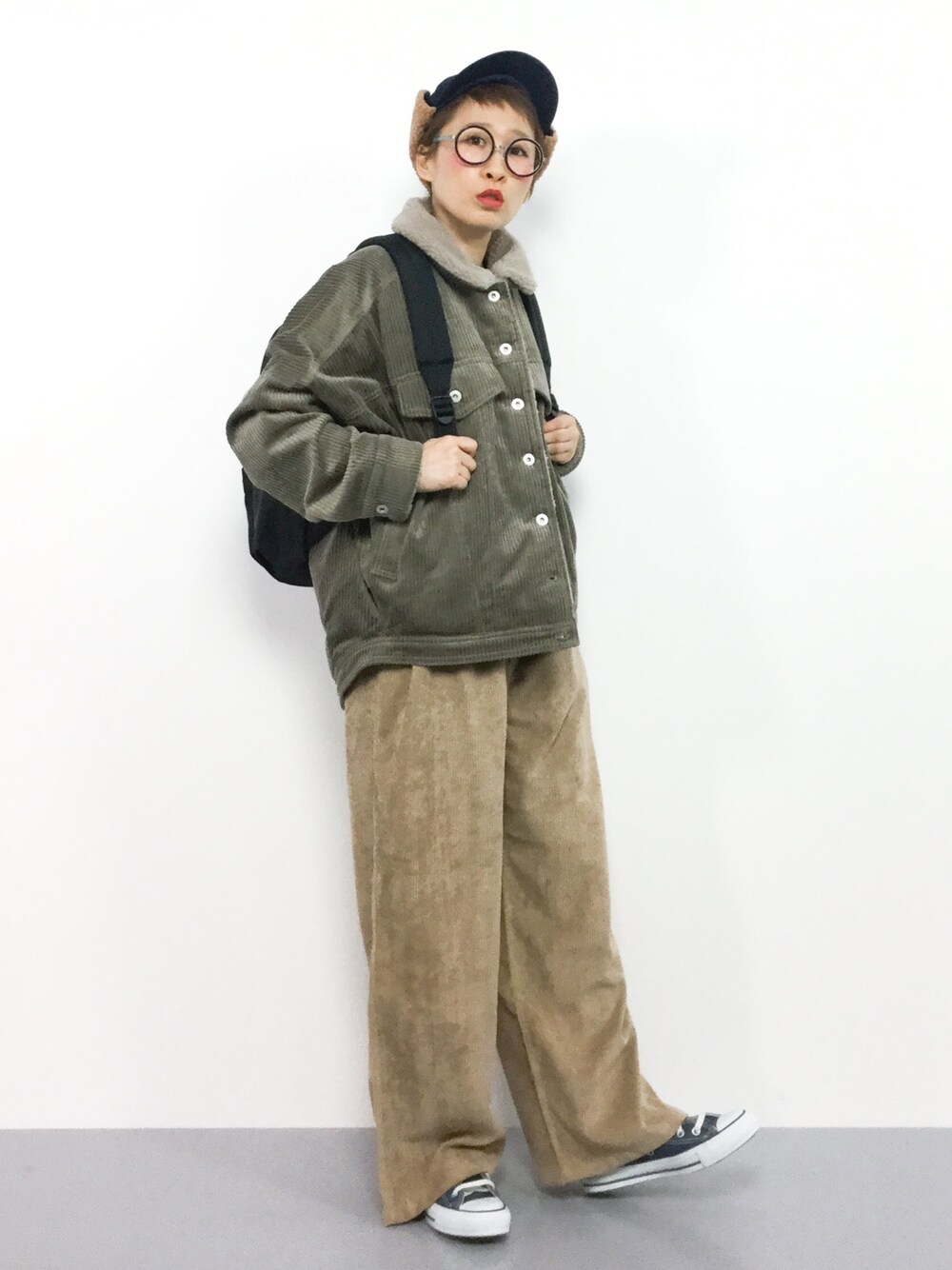 「アウター、コーデュロイ、キャップ、ボア、冬コーデ、にゃー、コーデュロイパンツ、低身長、カジュアルコーデ、コーデュロイジャケット」｜「にゃーのにゃーもこもこキャップ（キャップ、ブルー系）」を使った、ひいこさん（レディース・154cm）の冬コーディネートの1枚目の写真