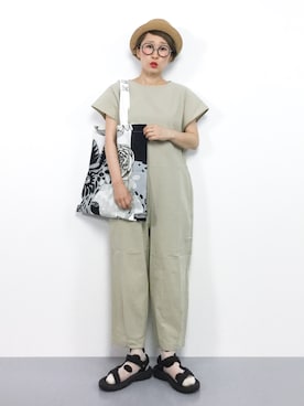 「アイテム（つなぎ/オールインワン、ベージュ系）」を使った、ひいこさん（レディース・154cm）の夏コーディネート
