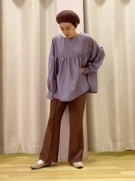 「earth music&ecology（アースミュージックアンドエコロジー）のセンタープレスフレアパンツ ＊（その他パンツ）」を使った、ちあきさん（レディース・154cm）の秋コーディネート
