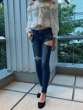 「GYDA（ジェイダ）のSIDE RIPPED スキニーデニムパンツ（デニムパンツ、ブルー系）」を使った、しおさん（レディース・170cm）の夏コーディネート