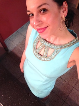 「Maybelline（メイベリン）のアイテム」を使った、Alayna Lily Hoblikさん（レディース・168cm）の冬コーディネート