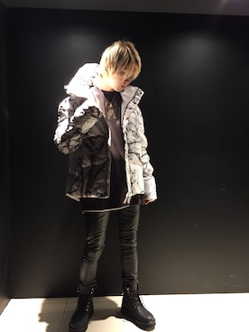 「スキニーデニム」｜「アイテム（ダウンジャケット/コート）」を使った、AZMAXXXさん（メンズ・174cm）の秋コーディネート