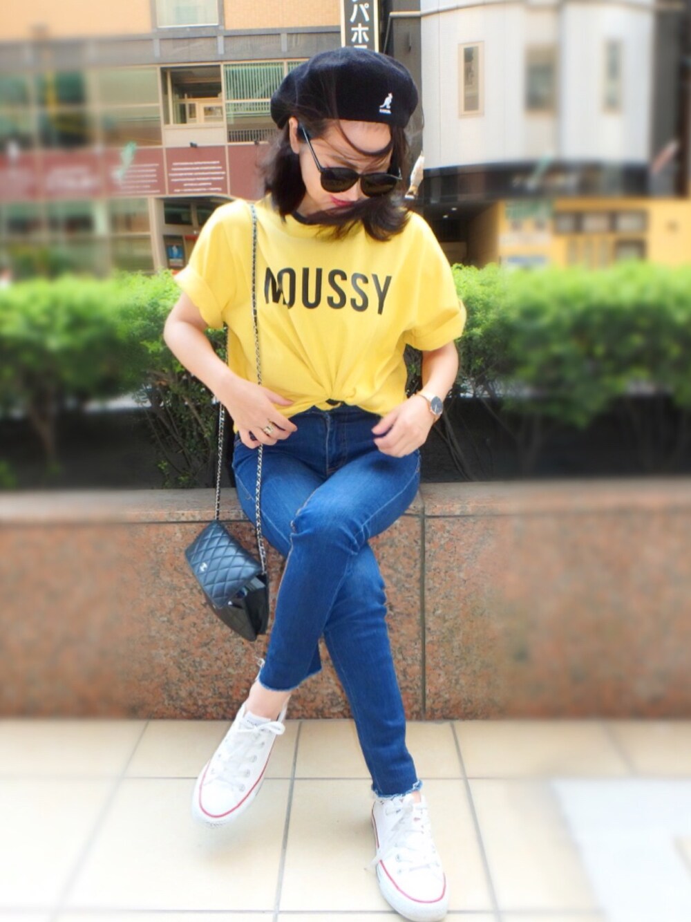 「シンプルコーデ、カジュアルコーデ、おしゃれさんと繋がりたい、オトナカジュアル、デニムパンツ、スニーカーコーデ、fashion、オトナガーリー、Tシャツ」｜「MOUSSYのLOGO H/S TSJ（Tシャツ/カットソー、イエロー系）」を使った、ryooppさん（レディース・145cm）の春コーディネートの1枚目の写真