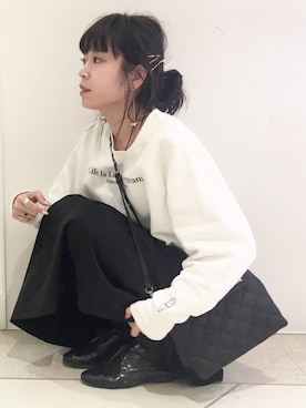 「PRADA（プラダ）のアイテム（その他シューズ）」を使った、KAORIさん（レディース・163cm）の秋コーディネート