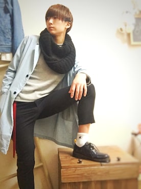 「黒パンツ」｜「アイテム（ステンカラーコート）」を使った、おっきー/okky さん（メンズ・178cm）の冬コーディネート
