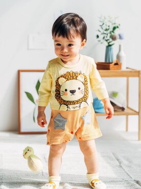 「男の子ベビー」｜「アイテム（おもちゃ）」を使った、こどもの森e-shopさん（キッズ・70cm）の春コーディネート