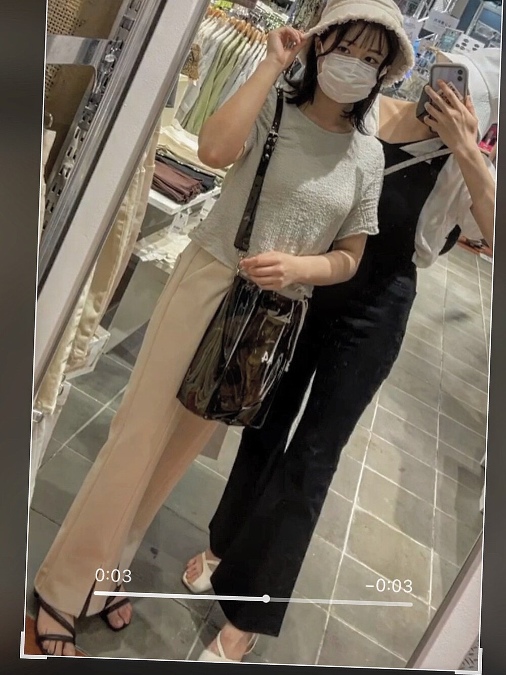 「ラフ、モノトーンコーデ」｜「MURUAのアイテム（サロペット/オーバーオール、ブラック系）」を使った、るなさん（レディース・164cm）の夏コーディネートの1枚目の写真