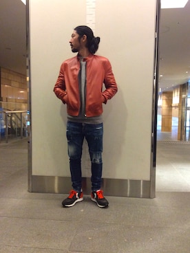 「アイテム（ライダースジャケット、レッド系）」を使った、misoさん（メンズ・168cm）の秋コーディネート